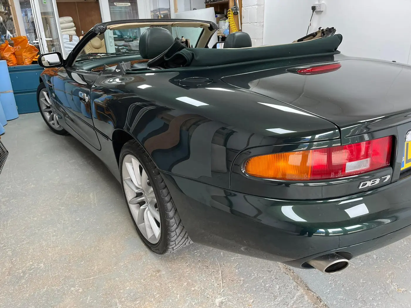 Aston Martin 5